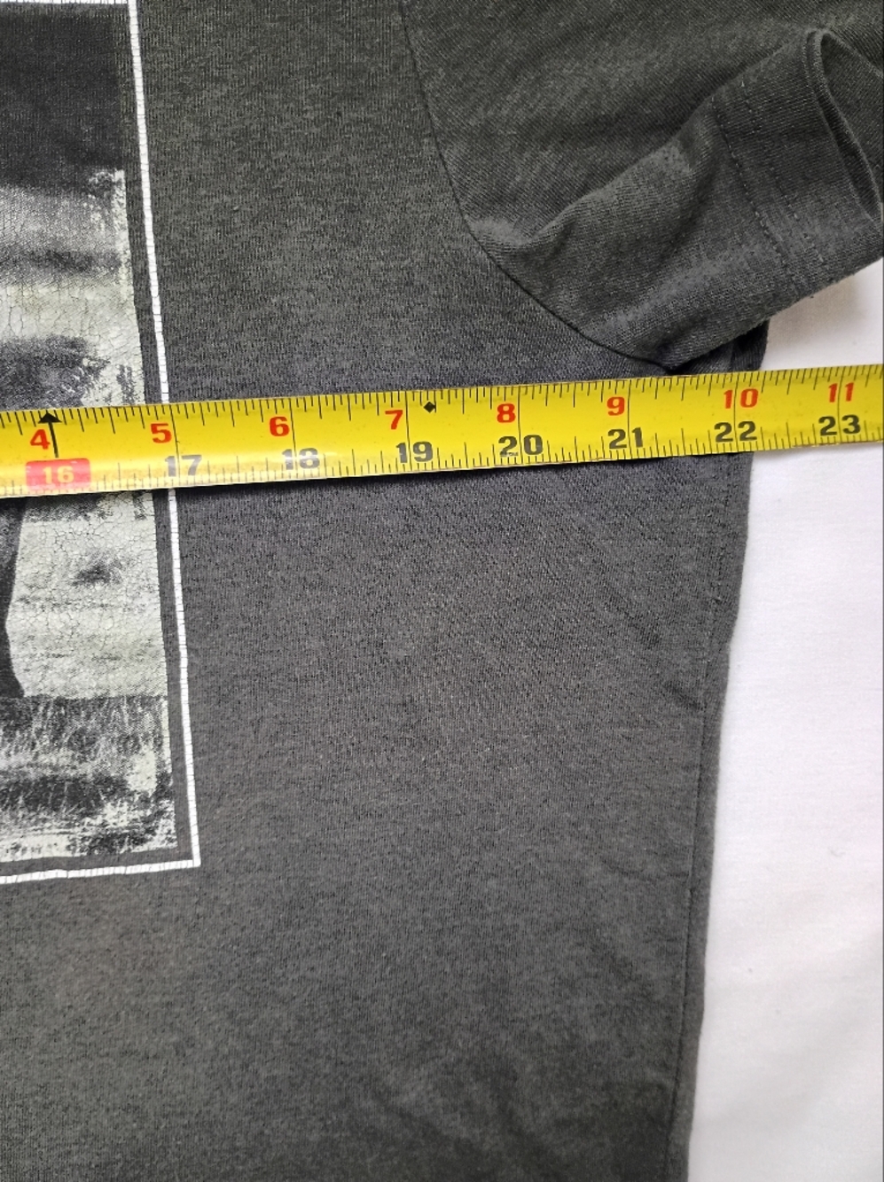 Banana Republic T-Shirt Charcoal Gray Elephant Graphic Size L. Unisex. - Picture 5 of 6